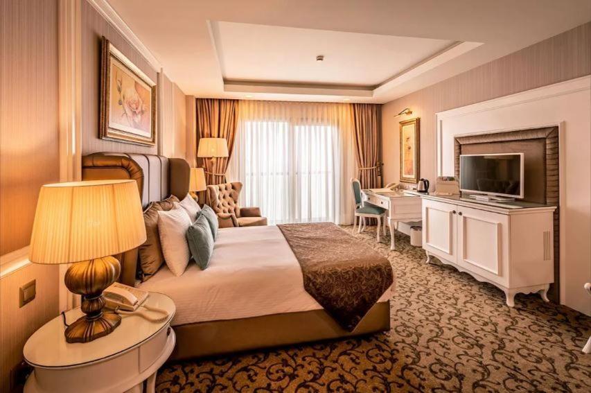 Vuni Palace Premium Hotel & Spa & Casino Beachfront Location ! Kyrenia  Exterior foto