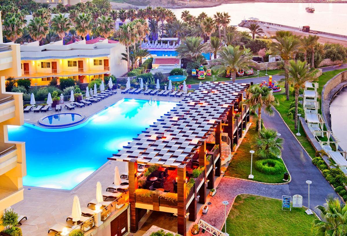 Vuni Palace Premium Hotel & Spa & Casino Beachfront Location ! Kyrenia  Exterior foto