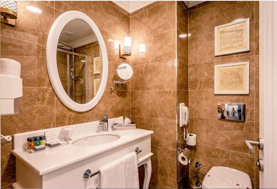 Vuni Palace Premium Hotel & Spa & Casino Beachfront Location ! Kyrenia  Exterior foto