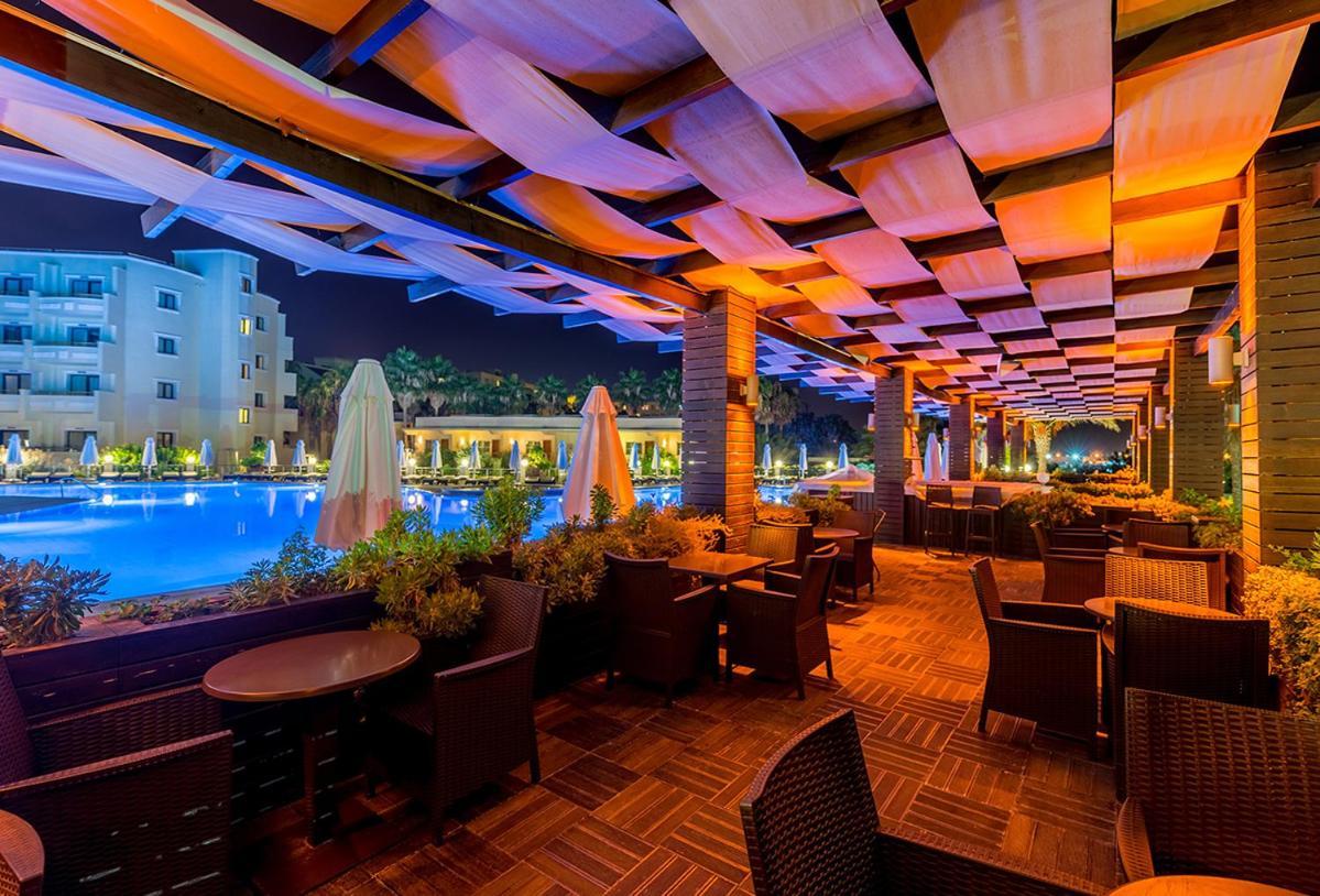 Vuni Palace Premium Hotel & Spa & Casino Beachfront Location ! Kyrenia  Exterior foto