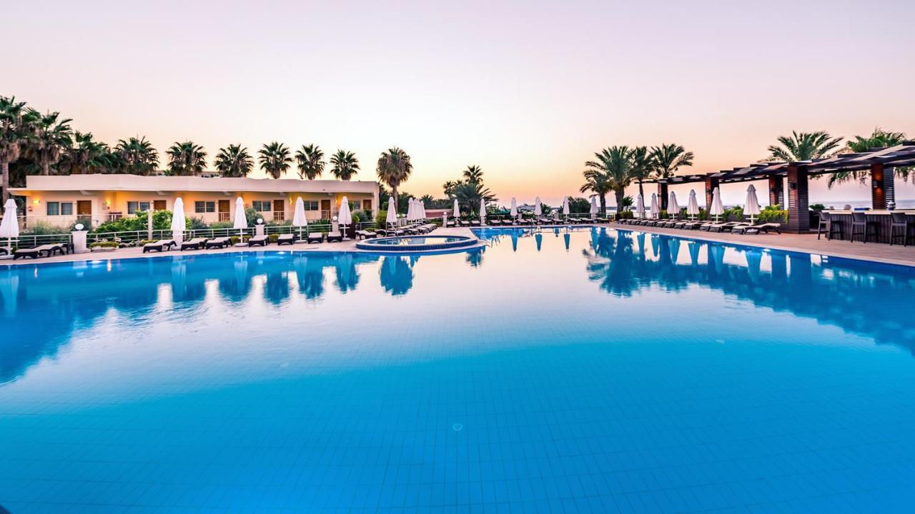 Vuni Palace Premium Hotel & Spa & Casino Beachfront Location ! Kyrenia  Exterior foto